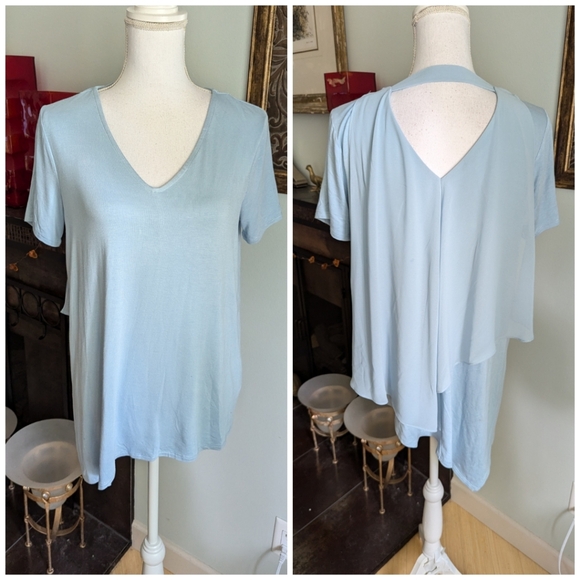 Lisa Rinna Collection Wms Small VNeck Top with Chiffon Back Detail Light Blue 69 - Picture 1 of 12
